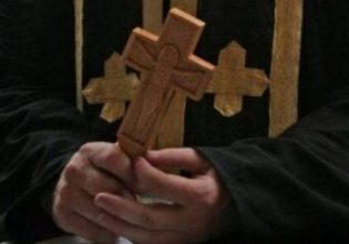 Ιερέας στην Πάτρα έκανε εξορκισμό σε «καταθλιπτική» ασθενή και της έδωσε δίαιτα – «Κινδύνευσα να πεθάνω»
