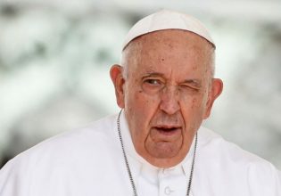 Πάπας Φραγκίσκος: Ξανά στο νοσοκομείο – Υποβάλλεται σε χειρουργική επέμβαση