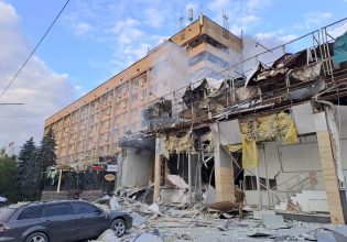 Πόλεμος στην Ουκρανία: Στους 12 οι νεκροί από τη ρωσική επίθεση στο Κραματόρσκ