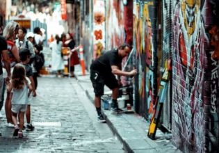 Γκράφιτι ή βανδαλισμός; Η τέχνη του δρόμου κερδίζει την κοινωνική αποδοχή