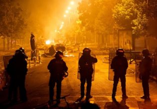 Ταραχές στη Γαλλία: Γιατί οι δρόμοι φλέγονται και πάλι – Ισλαμοφοβία, αστυνομική βία και συστηματική τύφλωση για τα πραγματικά αίτια