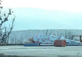 Φωτιά στη Μάνδρα: Άνθρωπος κοιμάται πάνω στο καμένο του σπίτι