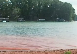 ΗΠΑ: Άνδρας πήδηξε στη λίμνη Lanier και πέθανε από ηλεκτροπληξία