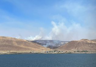 ΗΠΑ: Απειλούνται σπίτια και αγωγός φυσικού αερίου από μεγάλη πυρκαγιά στην Ουάσιγκτον