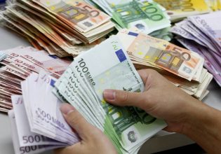 Επιδόματα: Μπαράζ πληρωμών από ΕΦΚΑ και ΔΥΠΑ