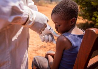 Εμβόλιο κατά της ελονοσίας: Θα διανεμηθεί σε 12 χώρες της Αφρικής – Κηρύχθηκε «ασφαλές και αποτελεσματικό»