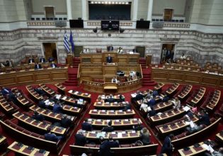Βουλή: Η ΝΔ ψήφισε μόνη της επί της αρχής το νομοσχέδιο για την ενίσχυση του εισοδήματος