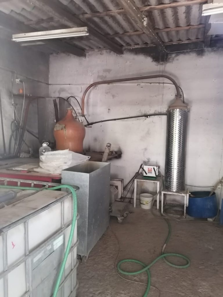 Illegal distillery in a house in Heraklion, Crete [images]