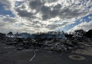 Έκρηξη απολύσεων στο πυρόπληκτο Μάουι – Έκκληση στους τουρίστες να ταξιδέψουν στη Χαβάη