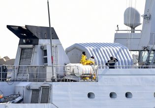 Μεταναστευτικό: Τουλάχιστον ένας νεκρός από βύθιση σκάφους μεταναστών στη Μάγχη