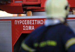 Φωτιά σε αυτοκίνητο εν κινήσει στη Θεσσαλονίκη – Πώς σώθηκε ο οδηγός