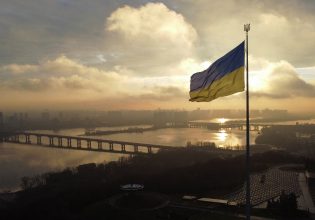 Ουκρανία: Πλοίο απέπλευσε από την Οδησσό μέσω του θαλάσσιου διαδρόμου που έχει ορίσει το Κίεβο