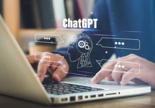 Από βοηθός… σπιούνος: Το ChatGPT εξαπλώνεται στους χώρους εργασίας