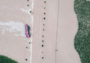 Κίνα: Αλλοι τουλάχιστον 14 νεκροί από τις καταρρακτώδεις βροχές