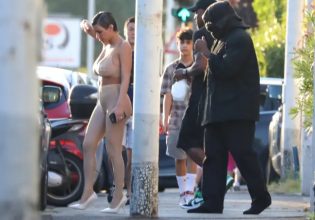 Bianca Censori: Η σύντροφος του Kanye West κυκλοφορεί δημόσια σχεδόν γυμνή
