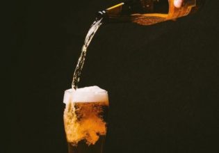 Ποιος παράγει, ποιος εξάγει και ποιος… αγοράζει την περισσότερη μπύρα στην ΕΕ