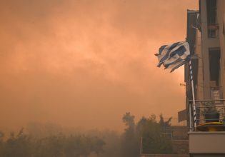 Φωτιές: Δυσμενείς οι συνθήκες στη Φυλή έως το βράδυ – Άνεμοι 6 μποφόρ