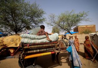 Σουδάν: Πάνω από 4 εκατ. εκτοπισμένοι – Τα μισά παιδιά χρειάζονται ανθρωπιστική βοήθεια