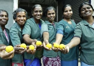 11 Ινδές καθαρίστριες κέρδισαν λαχείο 1,2 εκατομμύρια – Το είχαν πάρει ρεφενέ