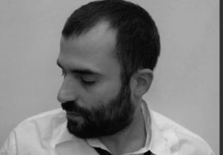 Αντώνης Χρυσουλάκης: Στη Ριτσώνα το «στερνό αντίο» στον δημοσιογράφο που πέθανε μετά από φωτιά στο σπίτι του