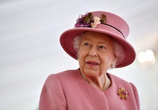 Βασίλισσα Ελισάβετ: Ένας χρόνος από τον θάνατό της – Η Βρετανία αποτίει φόρο τιμής στη μονάρχη