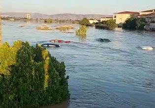 Λάρισα: Συγκλονιστικές εικόνες από την πλημμυρισμένη Γιάννουλη