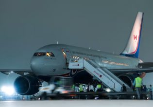 G20: Βλάβη παρουσίασε το αεροσκάφος του Τζάστιν Τριντό – Ο καναδός πρωθυπουργός παρέμεινε στην Ινδία