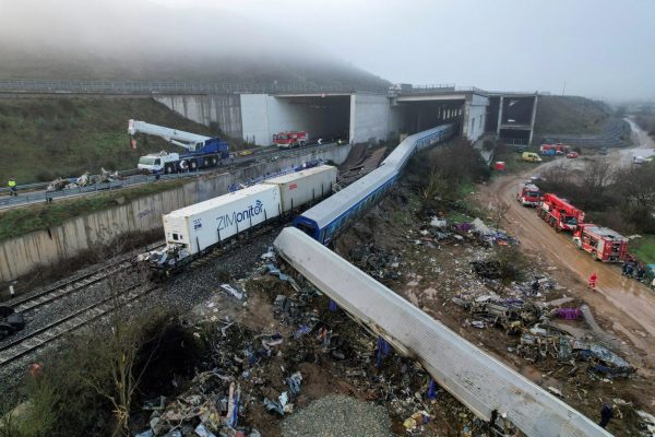 Δυστύχημα στα Τέμπη: Ελεύθερος με όρους ο πρώην πρόεδρος του ΟΣΕ που τοποθέτησε τον μοιραίο σταθμάρχη