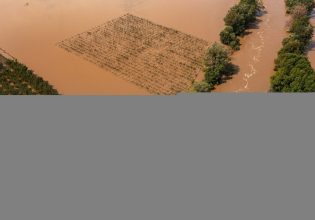 Στη Θεσσαλία ο Αυγενάκης: Συσκέψεις με παραγωγούς και κτηνοτρόφους που έχουν πληγεί από τις πλημμύρες