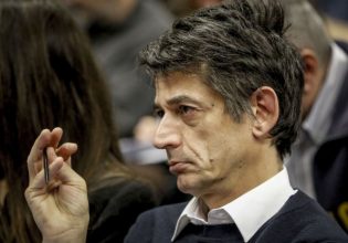 Νίκος Καρανίκας: «Απαλλάσσεται το κόμμα από τα στελέχη της φράξιας»