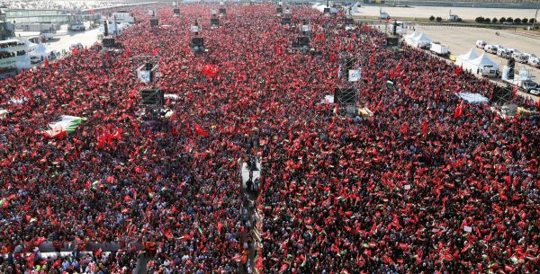 Μεγάλη συγκέντρωση για την Παλαιστίνη στην Κωνσταντινούπολη – «Εγκληματίας πολέμου το Ισραήλ», λέει ο Ερντογάν