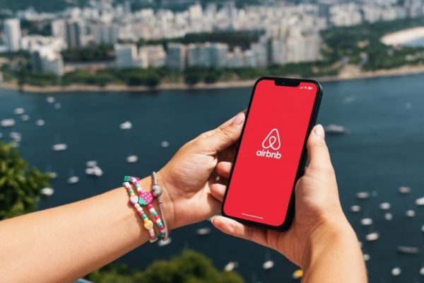 Airbnb: Τα μέτρα περιορισμού και τι αλλάζει στην Ελλάδα [γράφημα]