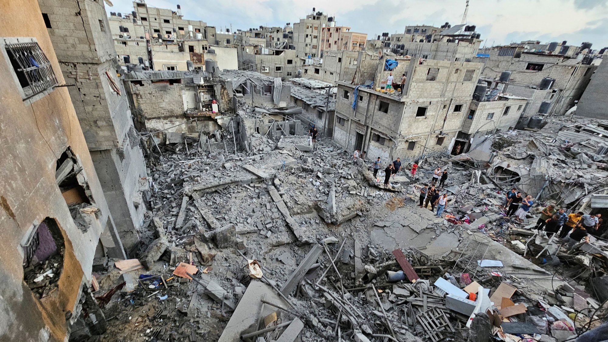 Γάζα: Θρήνος και οργή για τον βομβαρδισμό του προσφυγικού καταυλισμού Τζαμπάλια