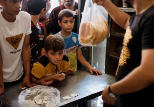 Λωρίδα της Γάζας: Τα αρτοποιεία ξεμένουν από ψωμί, «στερεύει» και το νερό