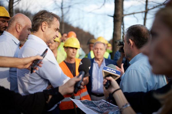 Μητσοτάκης από Αλεξανδρούπολη: Στρατηγικής σημασίας ο Έβρος – Ούτε ένα βήμα πίσω στο μεταναστευτικό