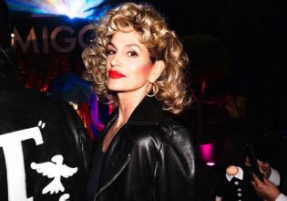 Σίντι Κρόφορντ: Τι ντύθηκαν οι διάσημοι στο πάρτι της για το Halloween