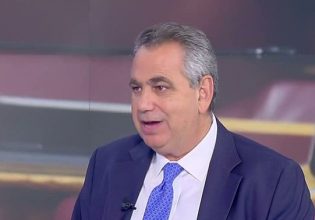 Βασίλης Χιώτης: Σάλος με ομοφοβικό αστείο για τον Κασσελάκη – Η Καλαμάτα και τα σύκα