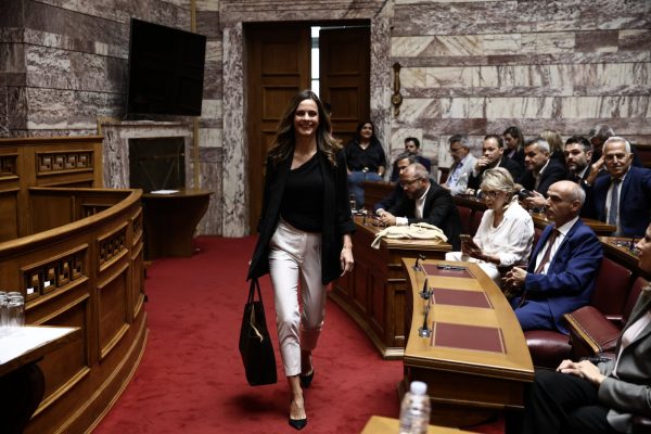 Έφη Αχτσιόγλου: Η αυταρχική δίωξη στελεχών της ΑΔΑΕ δείχνει την εκδικητικότητα του κ. Μητσοτάκη