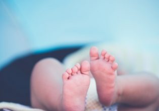 Πάτρα: Τα άγνωστα στοιχεία της έρευνας της ΕΛ.ΑΣ για τον θάνατο δύο μωρών της ίδια μητέρας