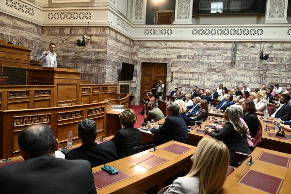 Παράλληλοι εμφύλιοι σε έναν ανοιχτό πόλεμο