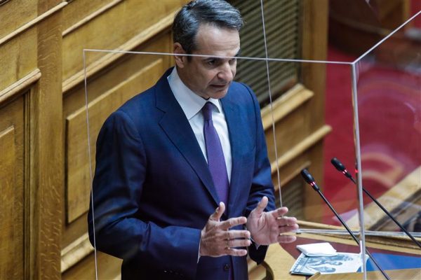 Νέα όπλα στο μέτωπο της ακρίβειας αναζητά η κυβέρνηση