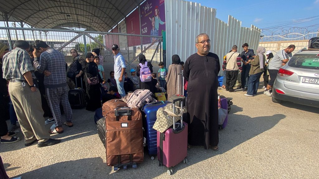 Πόλεμος Ισραήλ – Χαμάς: Ώρες αγωνίας για 24 άτομα με ελληνικό διαβατήριο στη Ράφα – Θα διασχίσουν το πέρασμα;