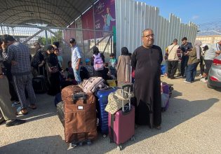 Πόλεμος Ισραήλ – Χαμάς: Ώρες αγωνίας για 24 άτομα με ελληνικό διαβατήριο στη Ράφα – Θα διασχίσουν το πέρασμα;