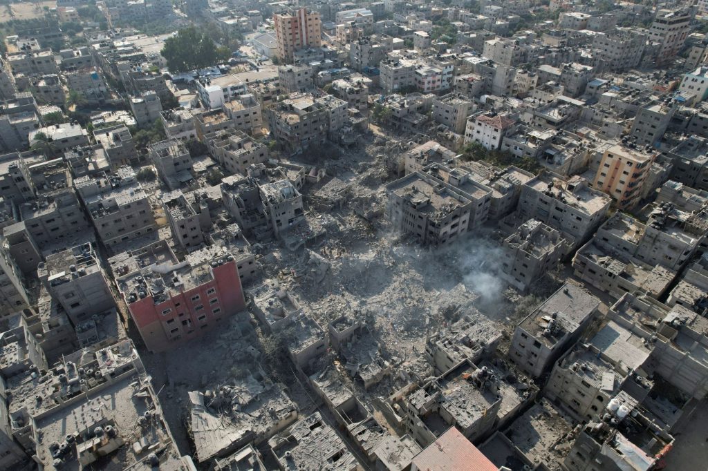 Πρώην πρωθυπουργός Ισραήλ: Η Χαμάς σκοτώνει αμάχους, όχι εμείς – Το Ιράν επιχειρεί να προκαλέσει ολόκληρη την περιοχή