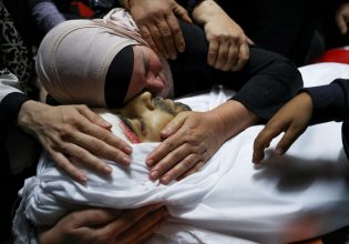 Πόλεμος στη Γάζα: Θρήνος, κλαυθμός και οδυρμός για τους Παλαιστίνιους στη Δυτική Όχθη