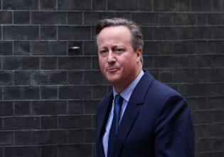 Γιατί η επαναφορά του Ντέιβιντ Κάμερον στη κυβέρνηση της Βρετανίας θα γυρίσει μπούμερανγκ στον Ρίσι Σούνακ  