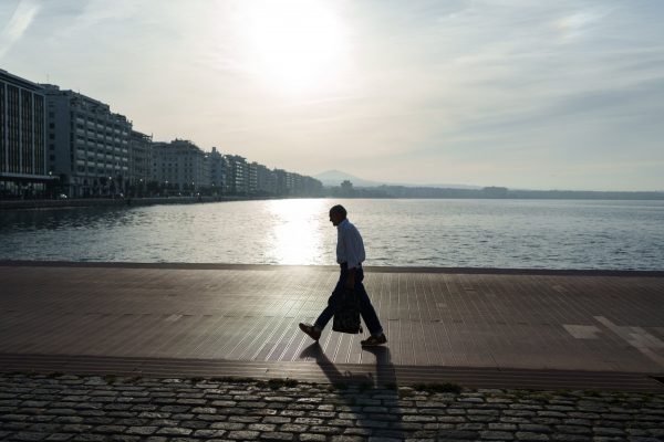 Δημοσκόπηση: Μια κοινωνία μειωμένων προσδοκιών σε μια εποχή πολυ-κρίσεων