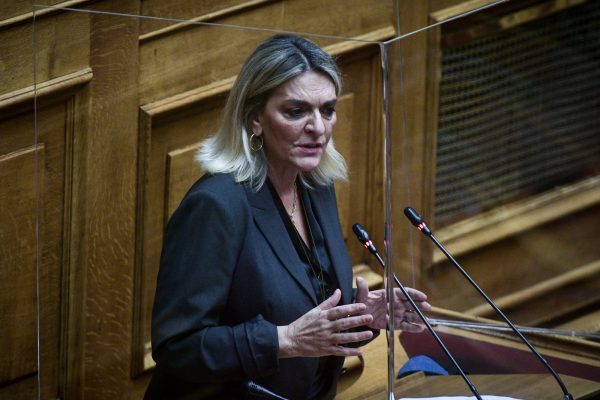 Πέτη Πέρκα: «Κατά πάσα πιθανότητα ο Αλέξης Χαρίτσης θα είναι αρχηγός»