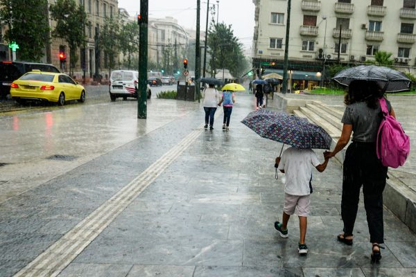 Έκτακτο δελτίο επιδείνωσης του καιρού – Ψυχρό μέτωπο με καταιγίδες θα σαρώσει τη χώρα