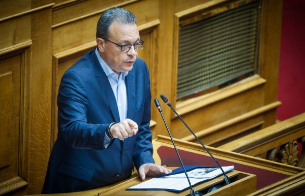 Φάμελλος: Δημιουργεί ερωτήματα για το κίνητρο αποχώρησης των 11 η συγκρότηση ΚΟ